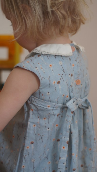 age-adjustable babywear