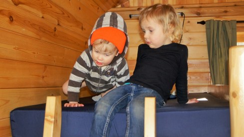 kids in cabin